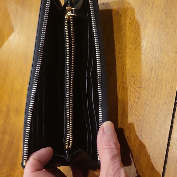 Prada Zippy Wallet - Picture 4 of 10